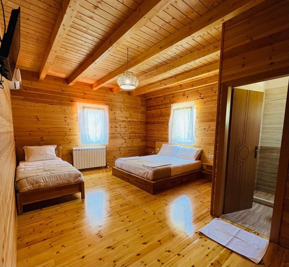Hotel Bujtina Dini à Rubik Extérieur photo